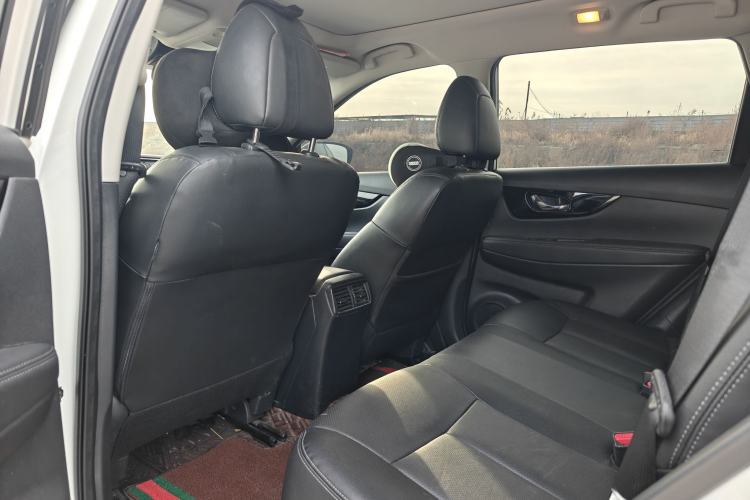 Used Nissan X-Trail 2023 Classic 2.0L Two-Wheel Drive Smart Connect & Comfort Edition Interior 2