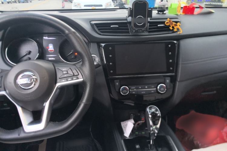 Used Nissan X-Trail 2023 Classic 2.0L Two-Wheel Drive Smart Connect Premium Edition Interior 2