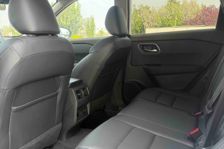 Used Nissan X-Trail 2023 e-POWER Ultra-Hybrid Dual-Motor All-Wheel-Drive Supreme Edition Interior 2