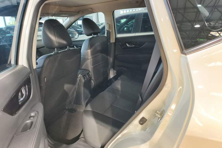 Used Nissan X-Trail 2023 Classic 2.0L Two-Wheel Drive Smart Connect & Comfort Edition Interior 2
