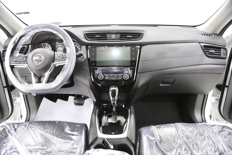 Used Nissan X-Trail 2023 Classic 2.0L Two-Wheel Drive Smart Connect Premium Edition Interior 2