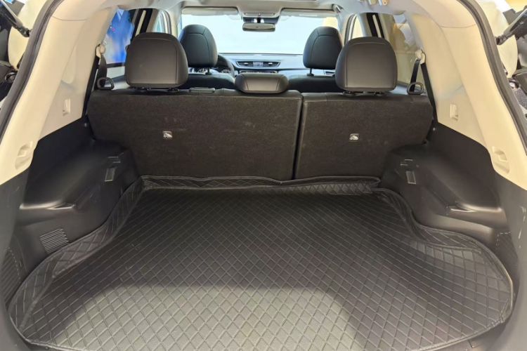 Used Nissan X-Trail 2023 Classic 2.0L Two-Wheel Drive Smart Connect & Comfort Edition Interior 3