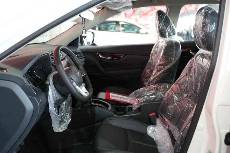 Used Nissan X-Trail 2023 Classic 2.0L Two-Wheel Drive Smart Connect Premium Edition Interior 3