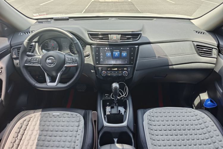 Used Nissan X-Trail 2023 Classic 2.0L Two-Wheel Drive Smart Connect & Comfort Edition Interior 3