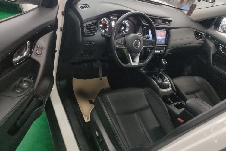 Used Nissan X-Trail 2023 Classic 2.0L Two-Wheel Drive Smart Connect Premium Edition Interior 3