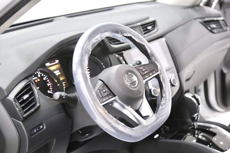 Used Nissan X-Trail 2023 Classic 2.0L Two-Wheel Drive Smart Connect Premium Edition Interior 3