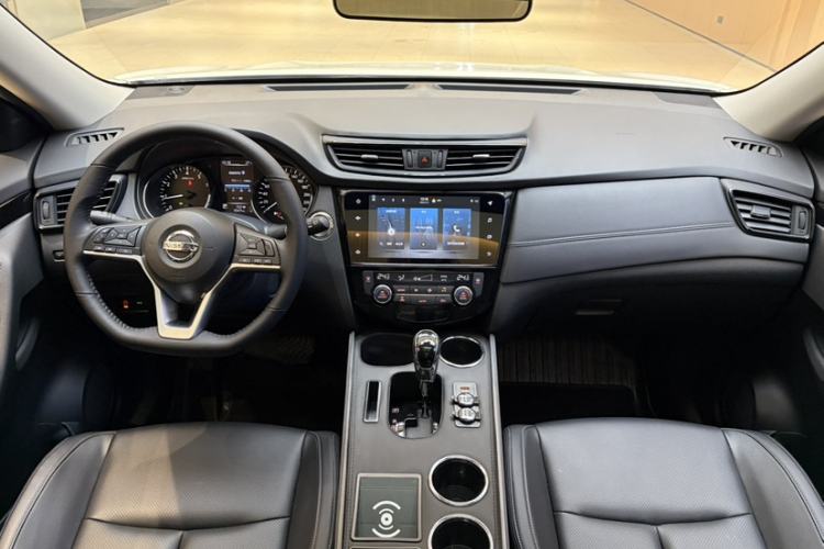 Used Nissan X-Trail 2023 Classic 2.0L Two-Wheel Drive Smart Connect & Comfort Edition Interior 4