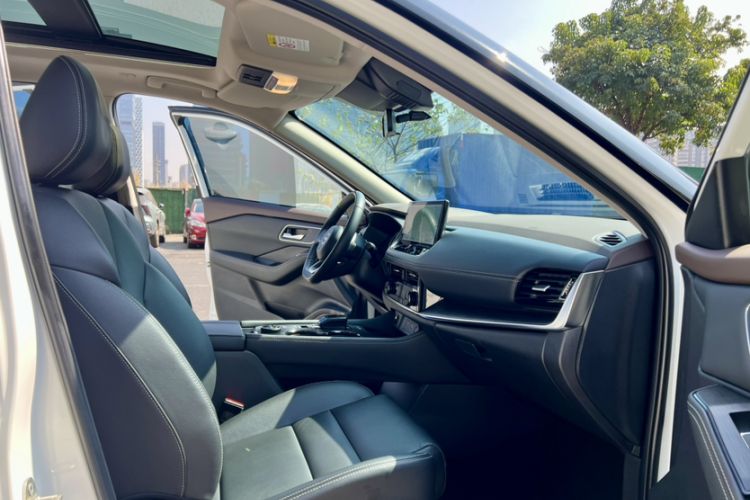 Used Nissan X-Trail 2023 e-POWER Ultra-Hybrid Dual-Motor All-Wheel-Drive Luxury Edition Interior 4