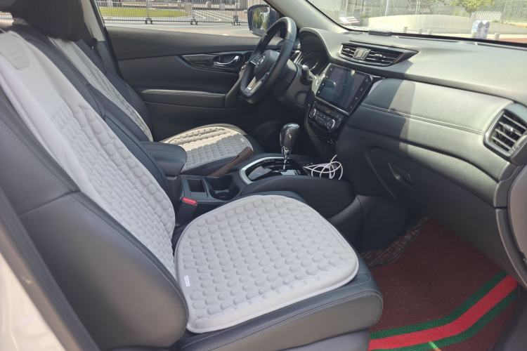 Used Nissan X-Trail 2023 Classic 2.0L Two-Wheel Drive Smart Connect & Comfort Edition Interior 4