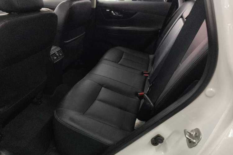 Used Nissan X-Trail 2023 Classic 2.0L Two-Wheel Drive Smart Connect Premium Edition Interior 4