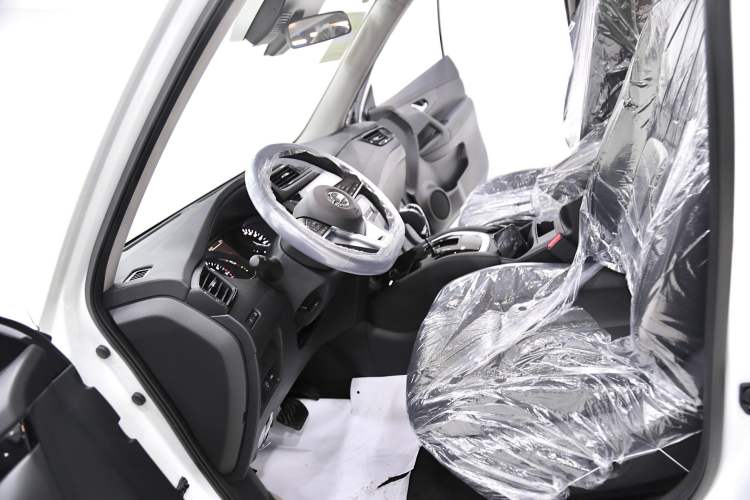 Used Nissan X-Trail 2023 Classic 2.0L Two-Wheel Drive Smart Connect Premium Edition Interior 5