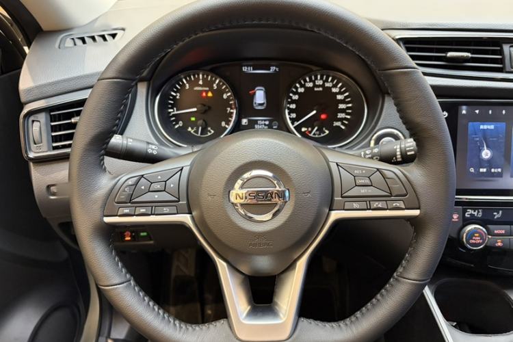 Used Nissan X-Trail 2023 Classic 2.0L Two-Wheel Drive Smart Connect & Comfort Edition Interior 6