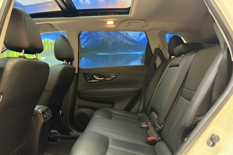 Used Nissan X-Trail 2023 Classic 2.0L Two-Wheel Drive Smart Connect & Comfort Edition Interior 8