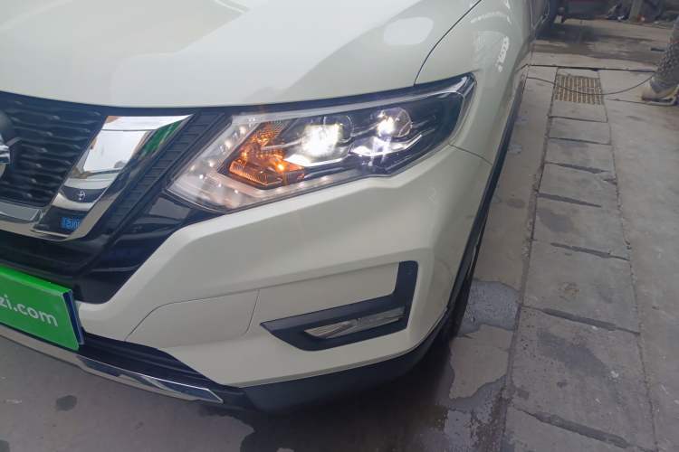 Used Nissan X-Trail 2023 Classic 2.0L Two-Wheel Drive Smart Connect Premium Edition Left Front Headlight