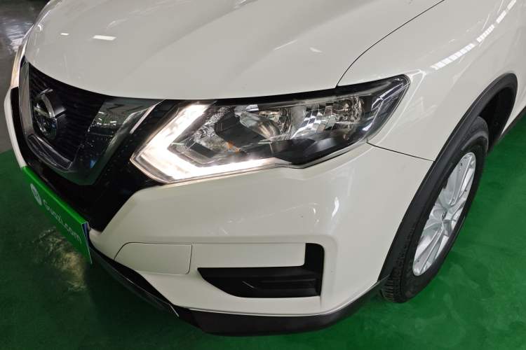 Used Nissan X-Trail 2023 Classic 2.0L Two-Wheel Drive Smart Connect & Comfort Edition Left Front Headlight