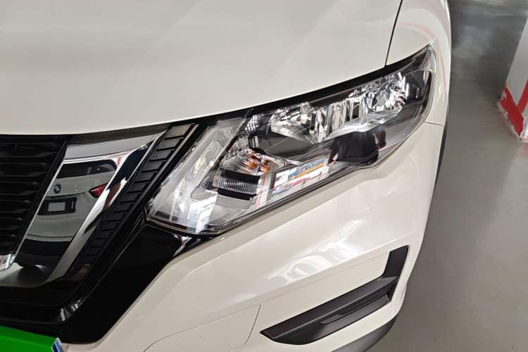Used Nissan X-Trail 2023 Classic 2.0L Two-Wheel Drive Smart Connect & Comfort Edition Left Front Headlight