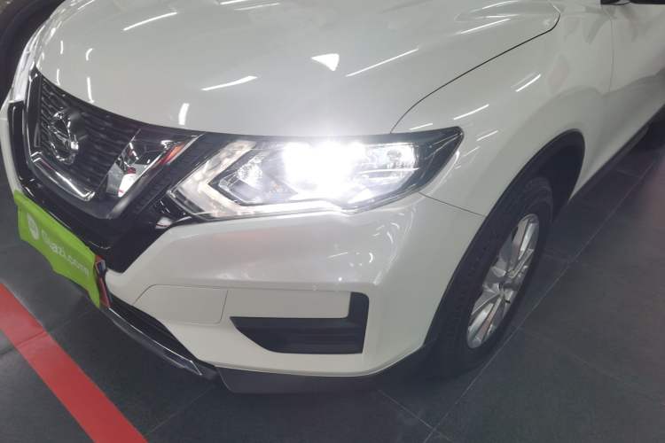 Used Nissan X-Trail 2023 Classic 2.0L Two-Wheel Drive Smart Connect & Comfort Edition Left Front Headlight