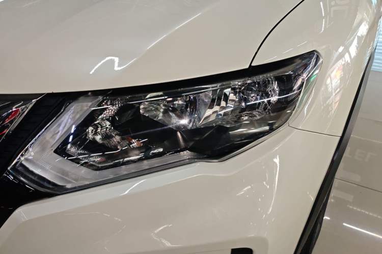 Used Nissan X-Trail 2023 Classic 2.0L Two-Wheel Drive Smart Connect & Comfort Edition Left Front Headlight