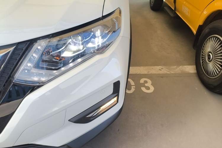 Used Nissan X-Trail 2023 Classic 2.0L Two-Wheel Drive Smart Connect Premium Edition Left Front Headlight