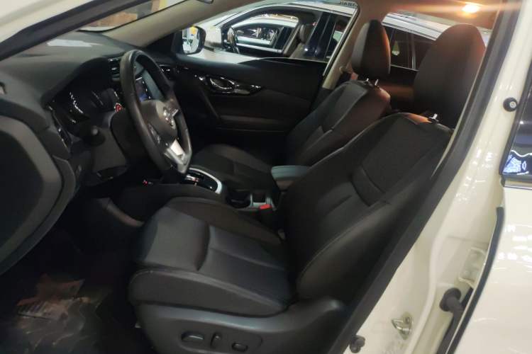 Used Nissan X-Trail 2023 Classic 2.0L Two-Wheel Drive Smart Connect Premium Edition Left Front Seat
