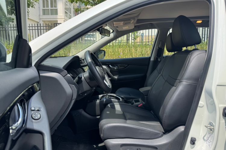 Used Nissan X-Trail 2023 Classic 2.0L Two-Wheel Drive Smart Connect Premium Edition Left Front Seat