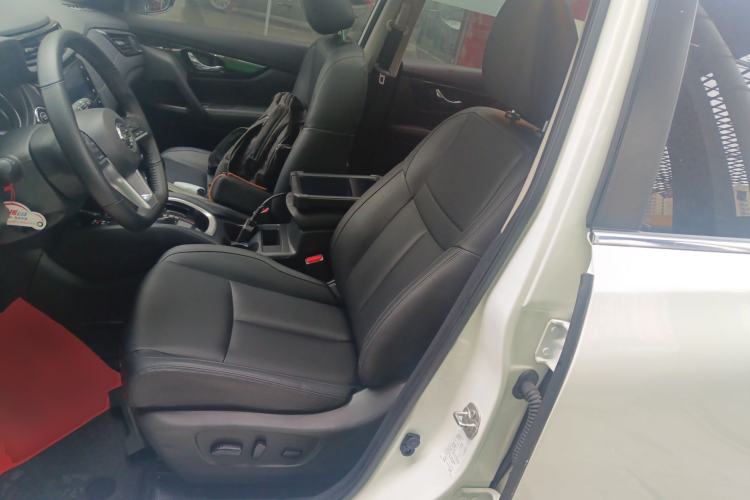 Used Nissan X-Trail 2023 Classic 2.0L Two-Wheel Drive Smart Connect Premium Edition Left Front Seat