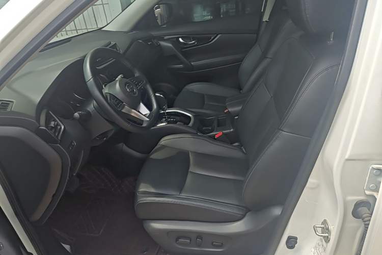 Used Nissan X-Trail 2023 Classic 2.0L Two-Wheel Drive Smart Connect Premium Edition Left Front Seat