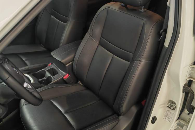 Used Nissan X-Trail 2023 Classic 2.0L Two-Wheel Drive Smart Connect Premium Edition Left Front Seat