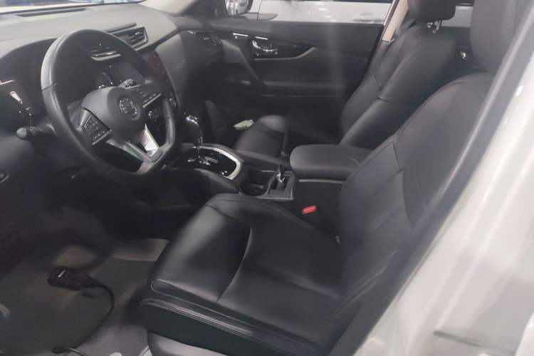 Used Nissan X-Trail 2023 Classic 2.0L Two-Wheel Drive Smart Connect Premium Edition Left Front Seat