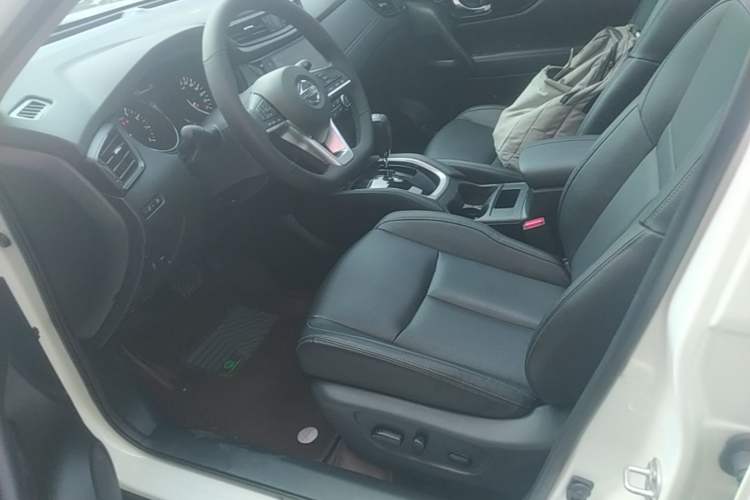 Used Nissan X-Trail 2023 Classic 2.0L Two-Wheel Drive Smart Connect Premium Edition Left Front Seat