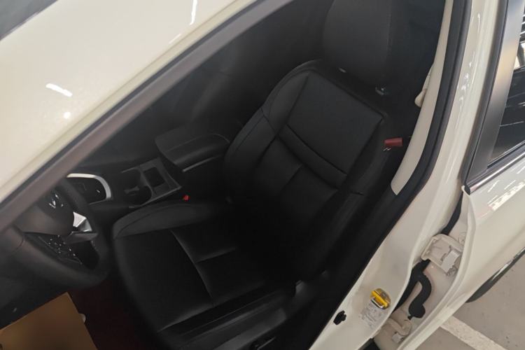 Used Nissan X-Trail 2023 Classic 2.0L Two-Wheel Drive Smart Connect Premium Edition Left Front Seat