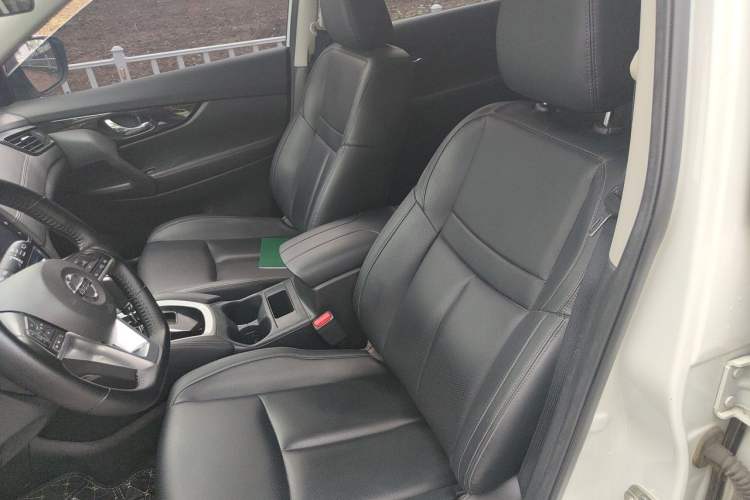 Used Nissan X-Trail 2023 Classic 2.0L Two-Wheel Drive Smart Connect Premium Edition Left Front Seat