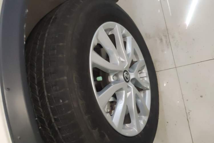 Used Nissan X-Trail 2023 Classic 2.0L Two-Wheel Drive Smart Connect Premium Edition Left Front Wheel Hub