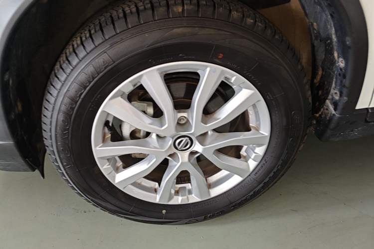 Used Nissan X-Trail 2023 Classic 2.0L Two-Wheel Drive Smart Connect & Comfort Edition Left Front Wheel Hub