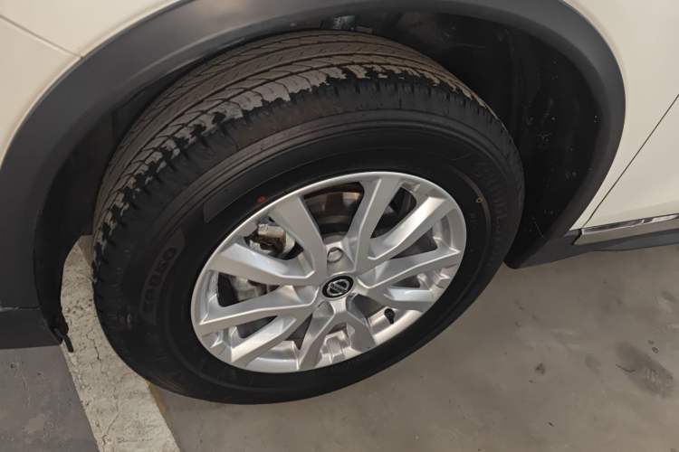 Used Nissan X-Trail 2023 Classic 2.0L Two-Wheel Drive Smart Connect Premium Edition Left Front Wheel Hub