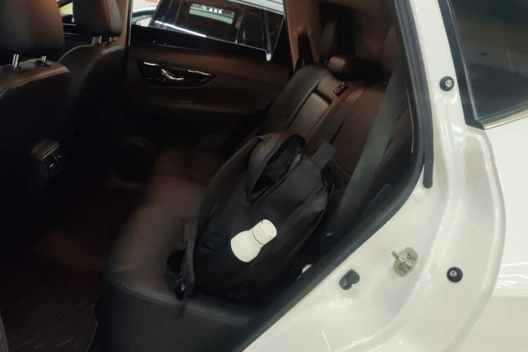 Used Nissan X-Trail 2023 Classic 2.0L Two-Wheel Drive Smart Connect Premium Edition Left Rear Seat