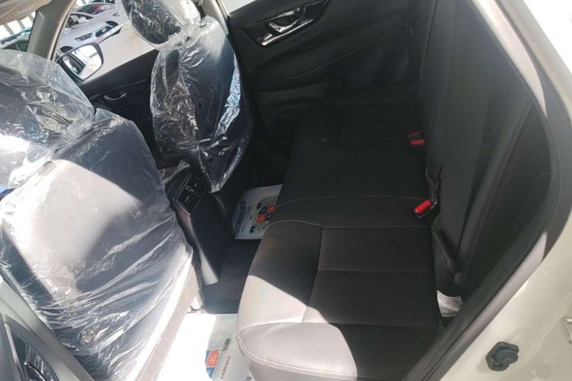 Used Nissan X-Trail 2023 Classic 2.0L Two-Wheel Drive Smart Connect Premium Edition Left Rear Seat
