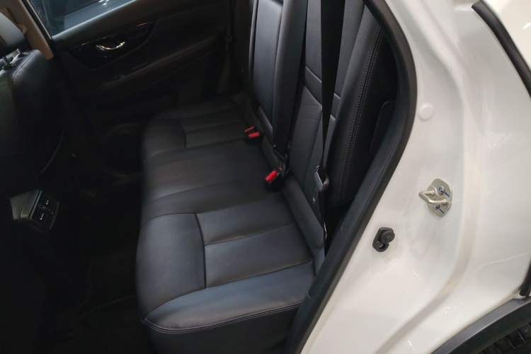 Used Nissan X-Trail 2023 Classic 2.0L Two-Wheel Drive Smart Connect Premium Edition Left Rear Seat