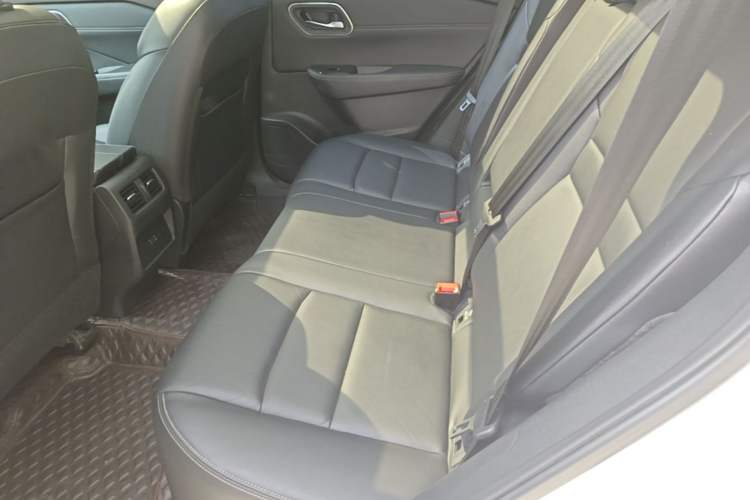 Used Nissan X-Trail 2023 e-POWER Ultra-Hybrid Dual-Motor All-Wheel-Drive Luxury Edition Left Rear Seat