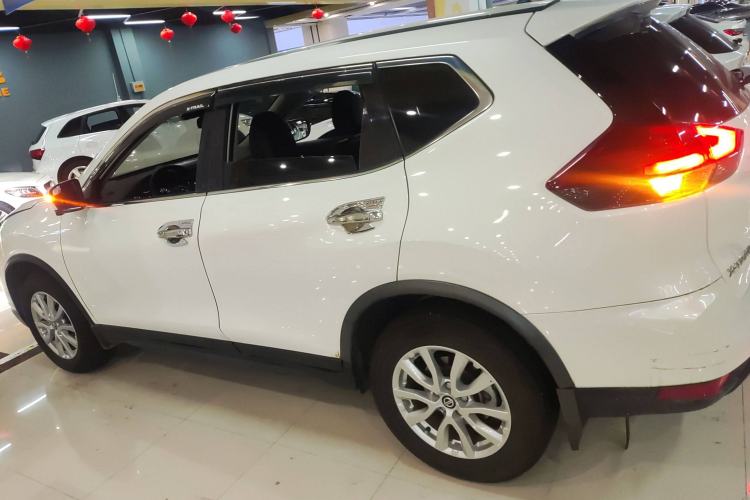 Used Nissan X-Trail 2023 Classic 2.0L Two-Wheel Drive Smart Connect Premium Edition Left Side