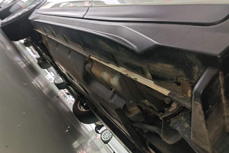 Used Nissan X-Trail 2023 Classic 2.0L Two-Wheel Drive Smart Connect & Comfort Edition Left Side Sill