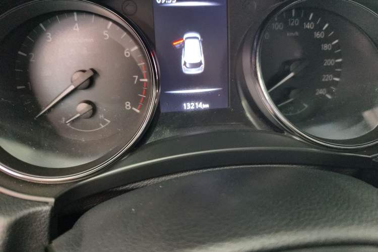 Used Nissan X-Trail 2023 Classic 2.0L Two-Wheel Drive Smart Connect Premium Edition Odometer Close Up