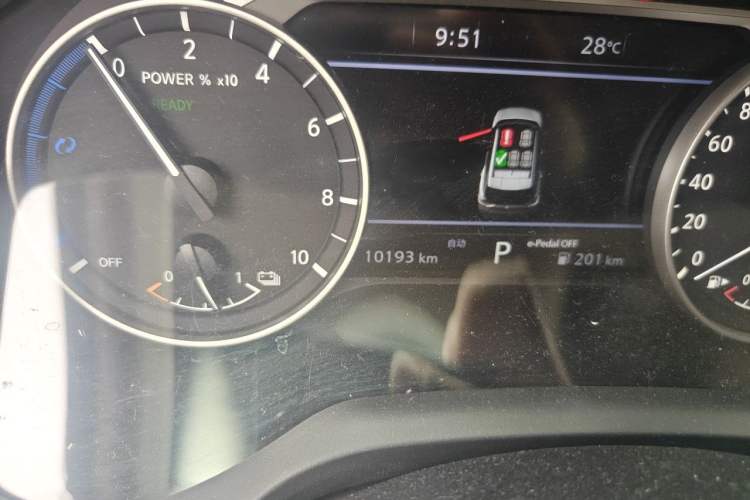 Used Nissan X-Trail 2023 e-POWER Ultra-Hybrid Dual-Motor All-Wheel-Drive Luxury Edition Odometer Close Up