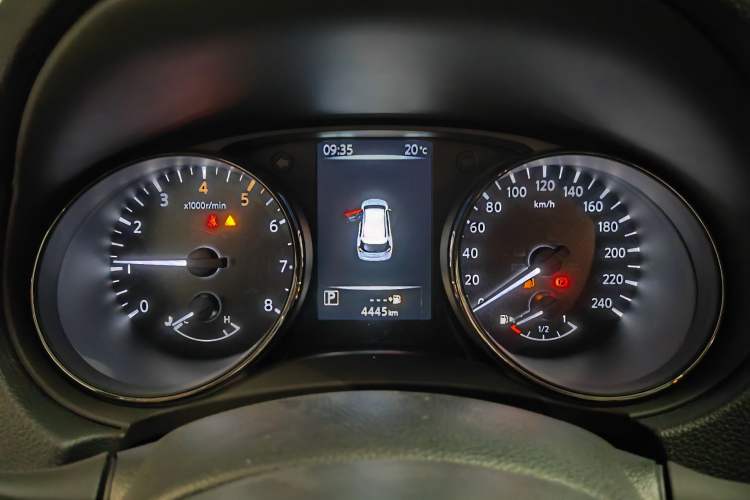 Used Nissan X-Trail 2023 Classic 2.0L Two-Wheel Drive Smart Connect Premium Edition Odometer Close Up