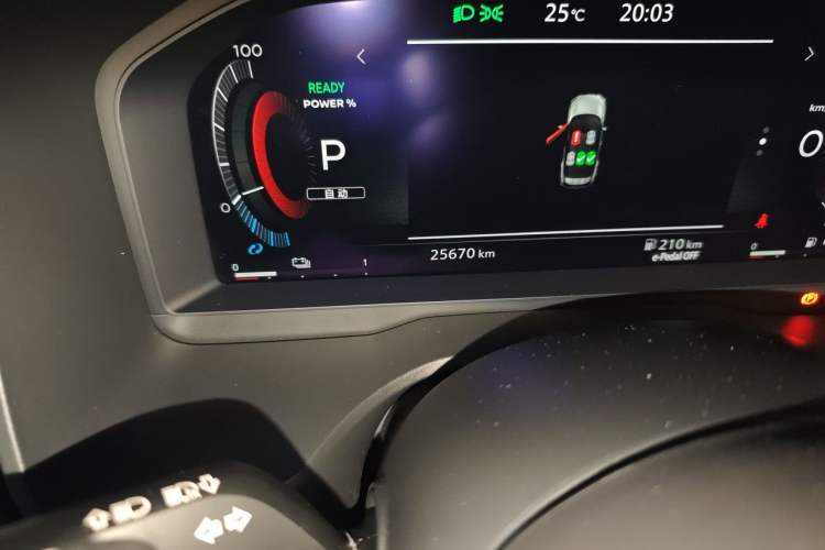 Used Nissan X-Trail 2023 e-POWER Ultra-Hybrid Dual-Motor All-Wheel-Drive Supreme Edition Odometer Close Up