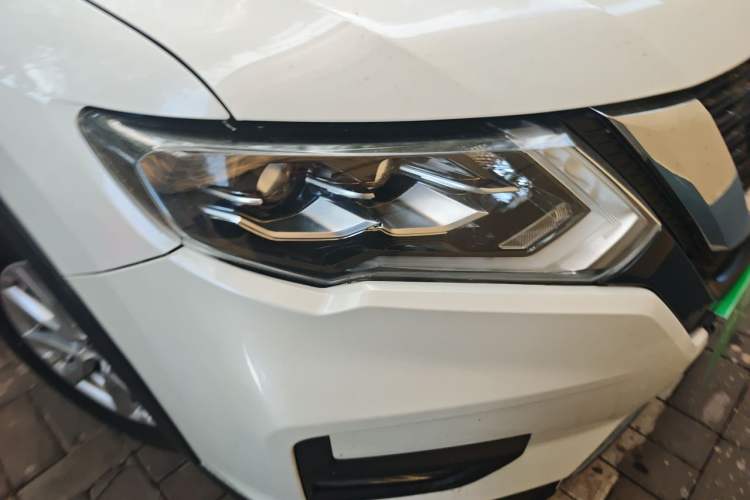 Used Nissan X-Trail 2023 Classic 2.0L Two-Wheel Drive Smart Connect Premium Edition Right Front Headlight