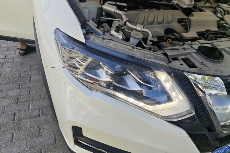 Used Nissan X-Trail 2023 Classic 2.0L Two-Wheel Drive Smart Connect Premium Edition Right Front Headlight