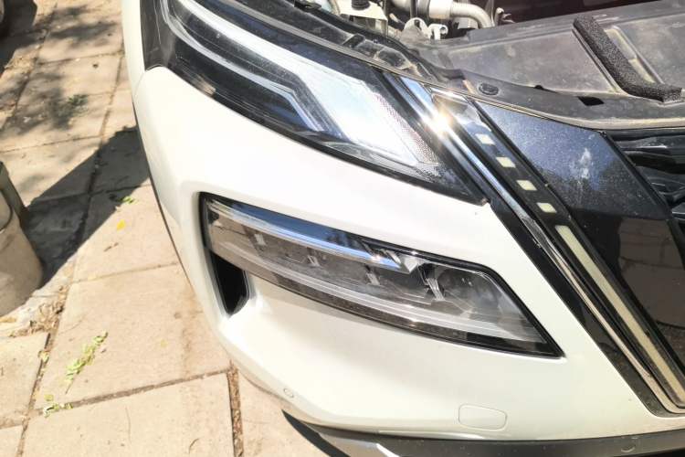Used Nissan X-Trail 2023 e-POWER Ultra-Hybrid Dual-Motor All-Wheel-Drive Supreme Edition Right Front Headlight