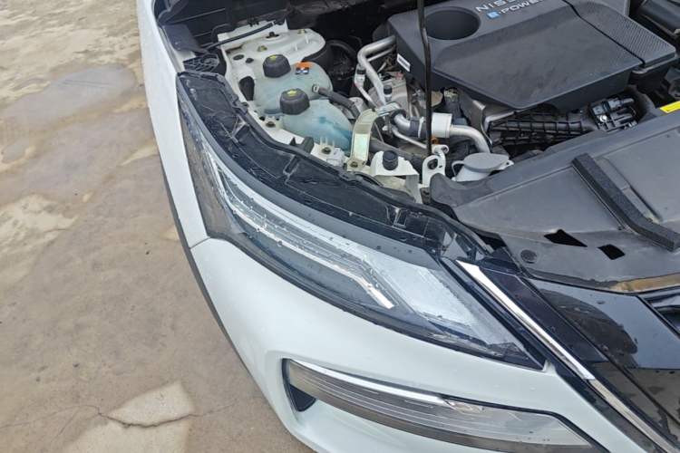 Used Nissan X-Trail 2023 e-POWER Ultra-Hybrid Dual-Motor All-Wheel-Drive Luxury Edition Right Front Headlight