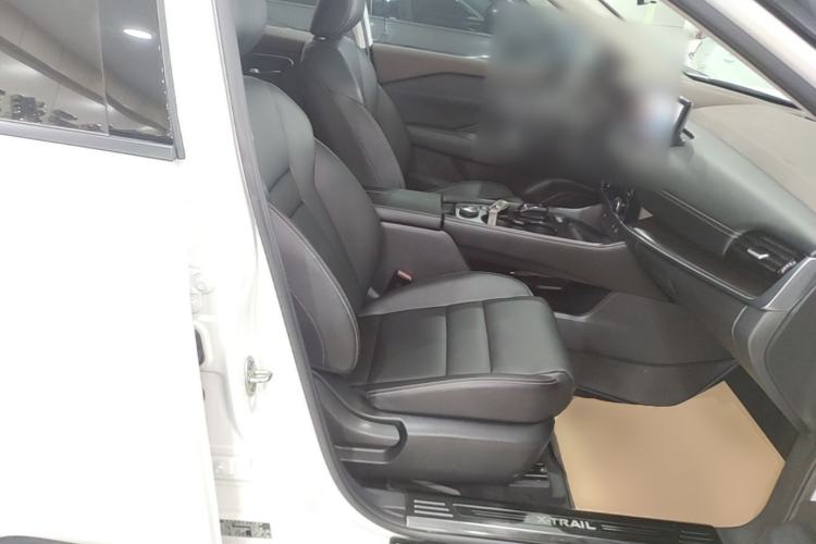 Used Nissan X-Trail 2023 e-POWER Ultra-Hybrid Dual-Motor All-Wheel-Drive Luxury Edition Right Front Seat